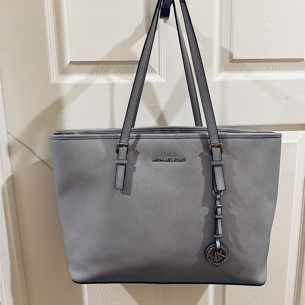 Michael Kors Large Saffiano Jet Set Top Zip Tote Bag